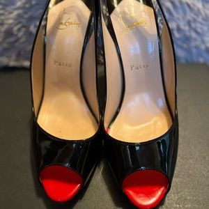 Authentic Christian Louboutin♥️ size 40